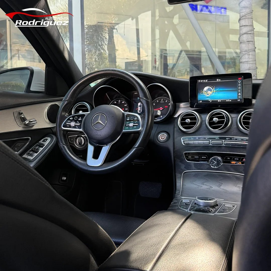 Mercedes Benz C 300 2019 - foto 2 de 6