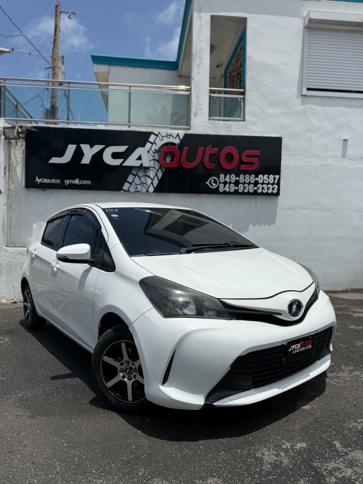 Toyota VITZ 2016 - foto 2 de 12