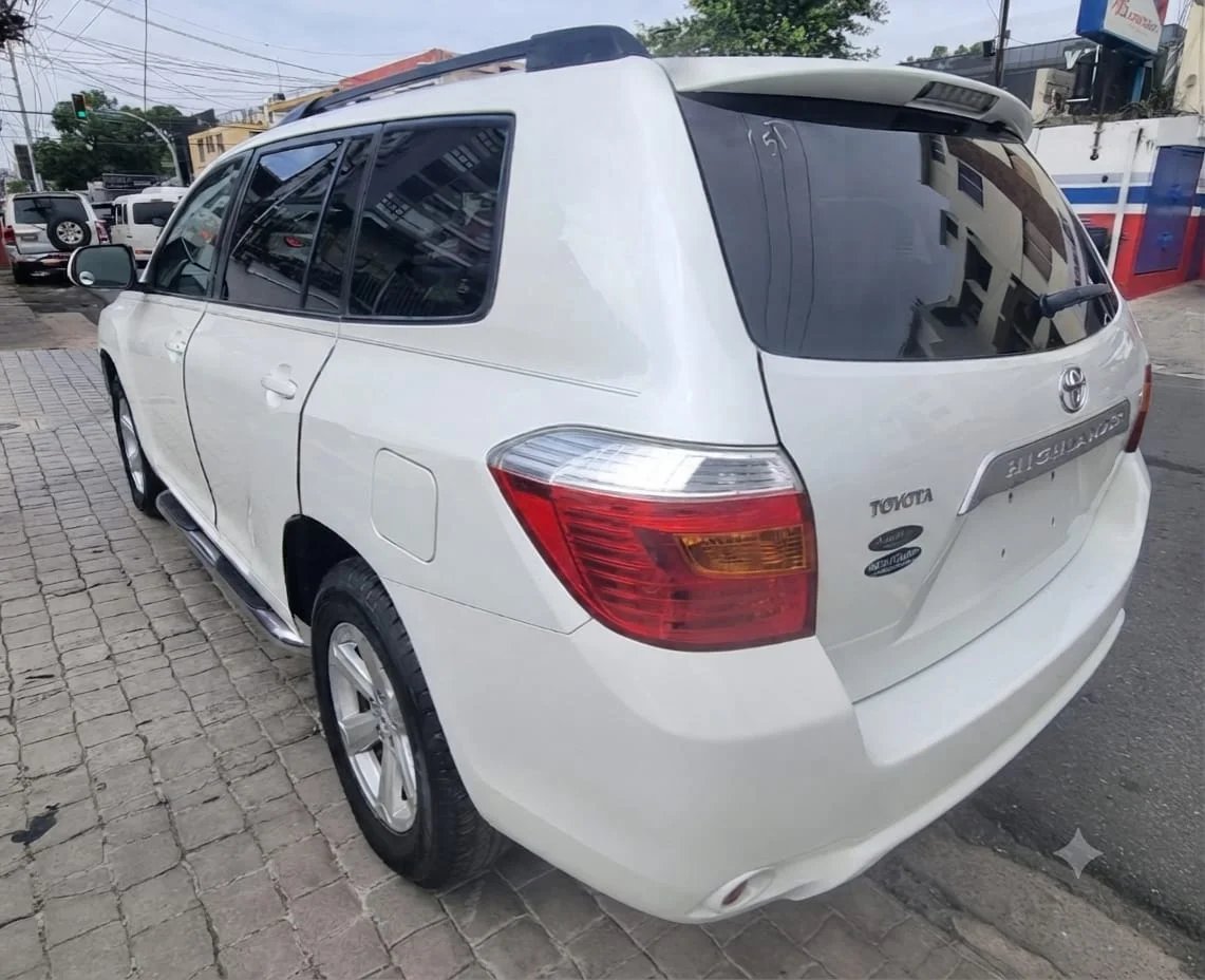 Toyota Highlander LE 2009 - foto 2 de 8
