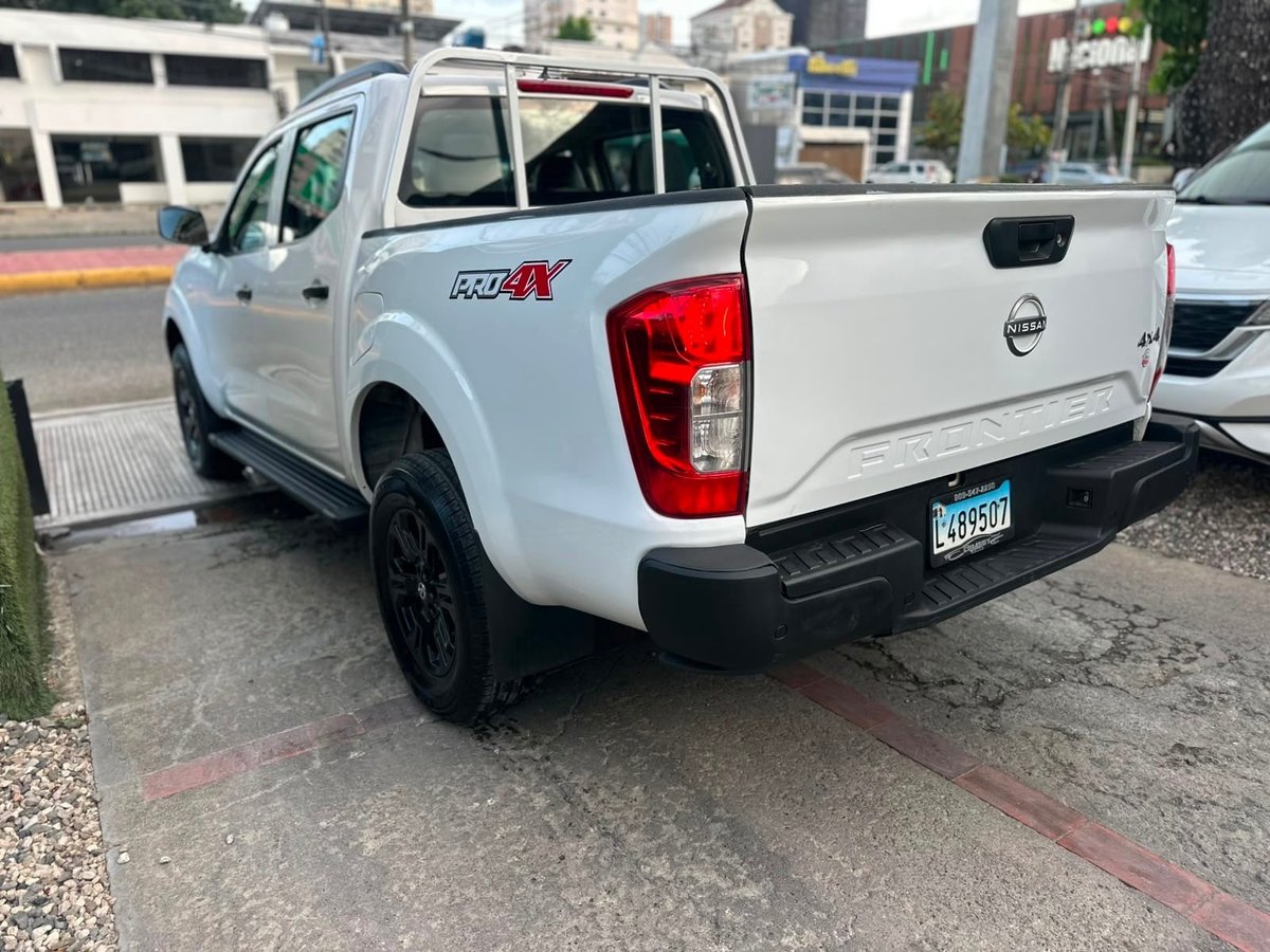 Nissan Frontier S 2024 - foto 2 de 10