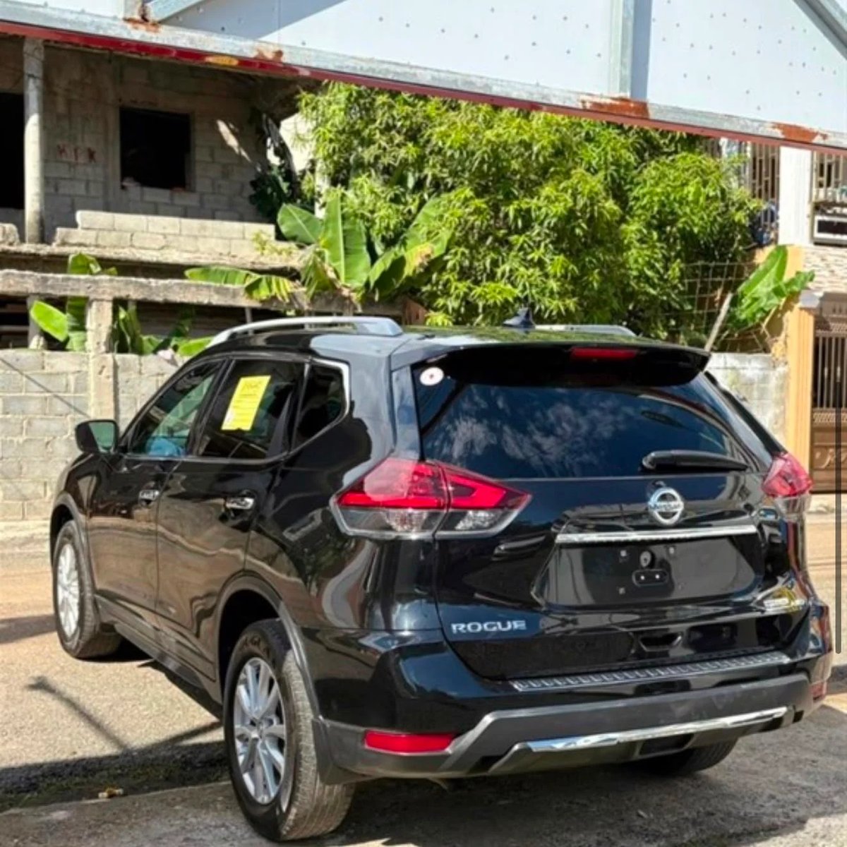 Nissan Rogue SV 2020 - foto 3 de 3