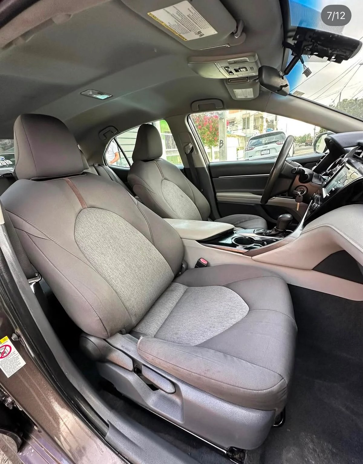 Toyota Camry LE 2019 - foto 5 de 5