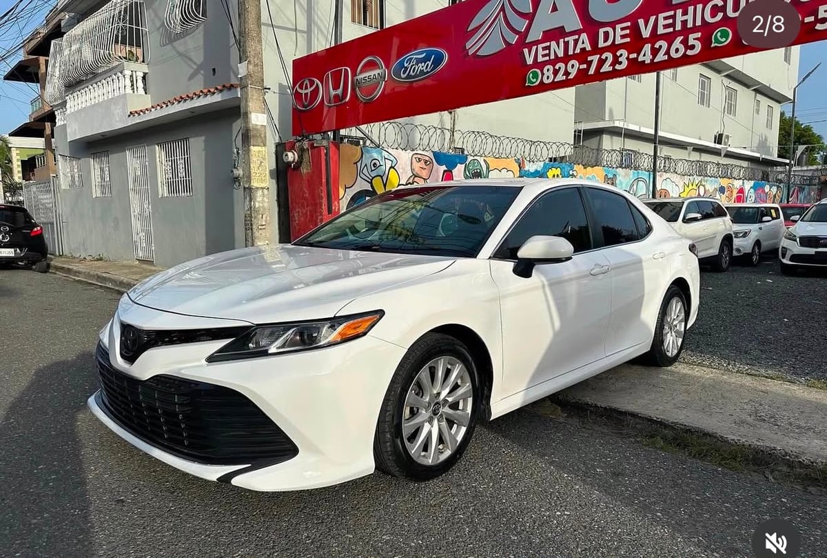 Toyota Camry LE 2019 en venta - vista principal