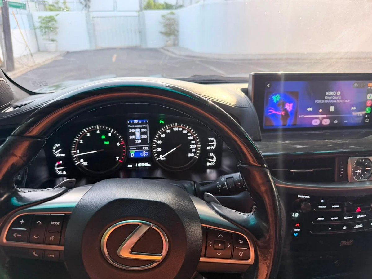 Lexus LX 570 2019 - foto 2 de 16