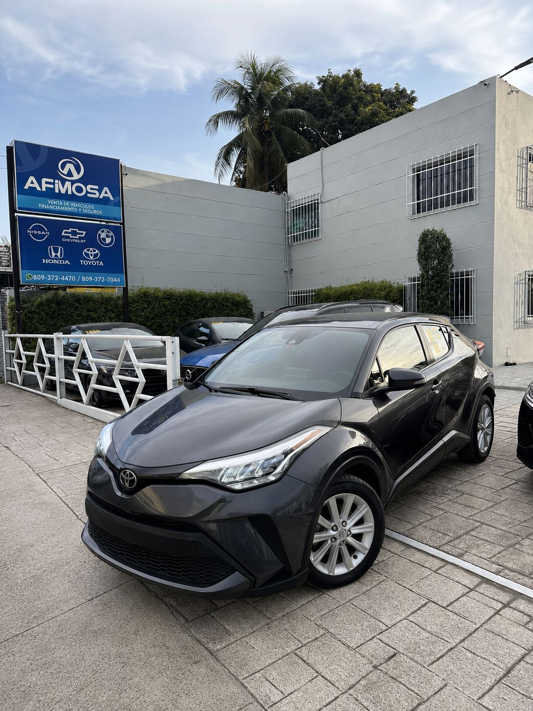 Toyota C-HR LE 2021 en venta - vista principal