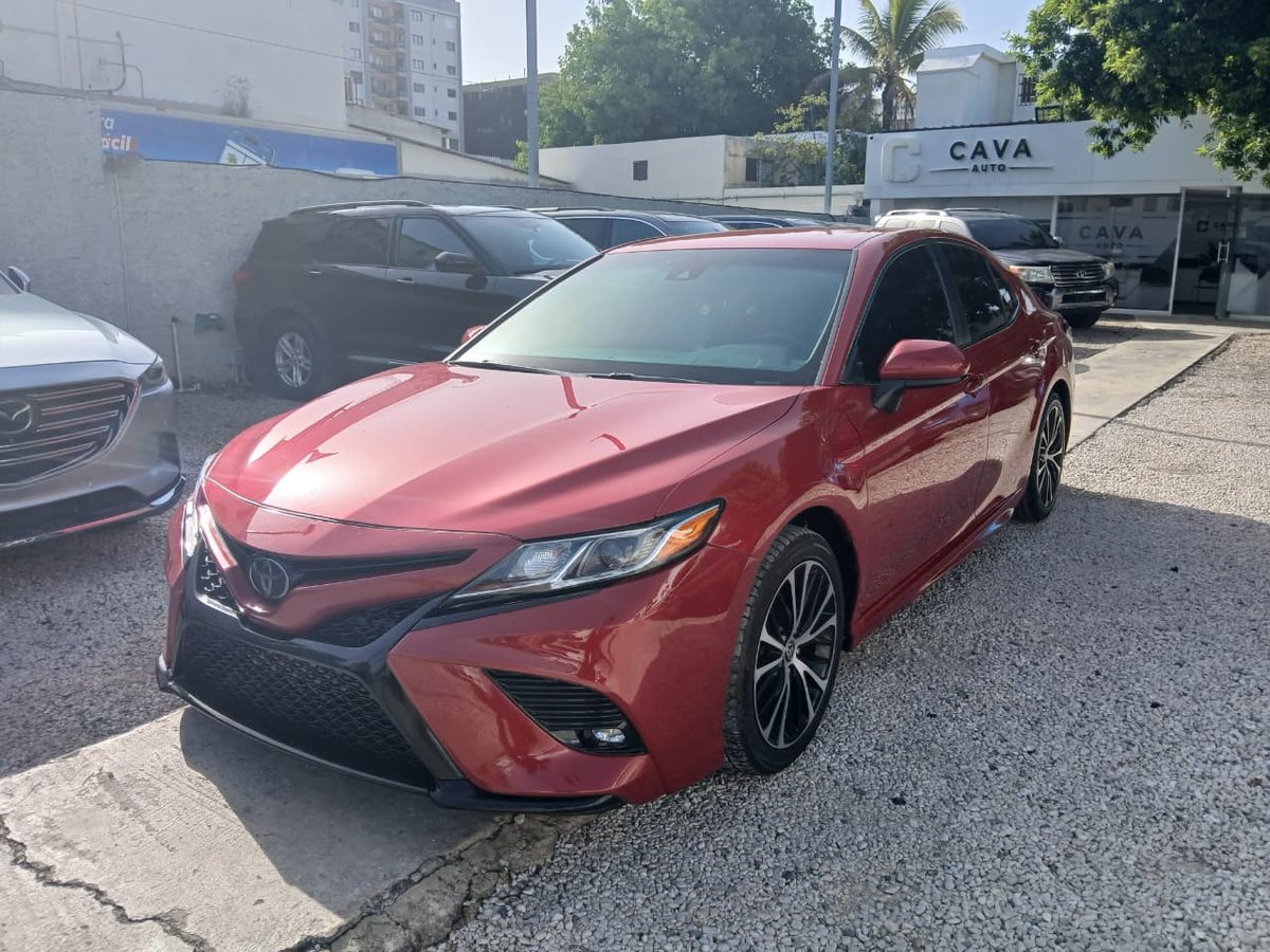 Toyota Camry SE 2020 en venta - vista principal