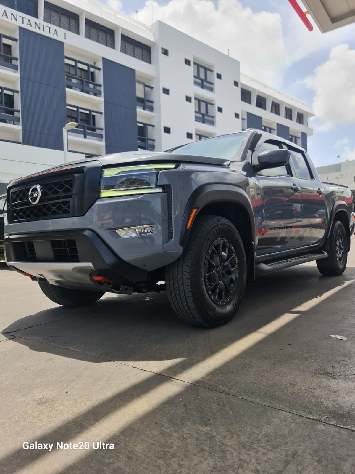 Nissan Frontier Pro-4X 2022 - foto 2 de 7