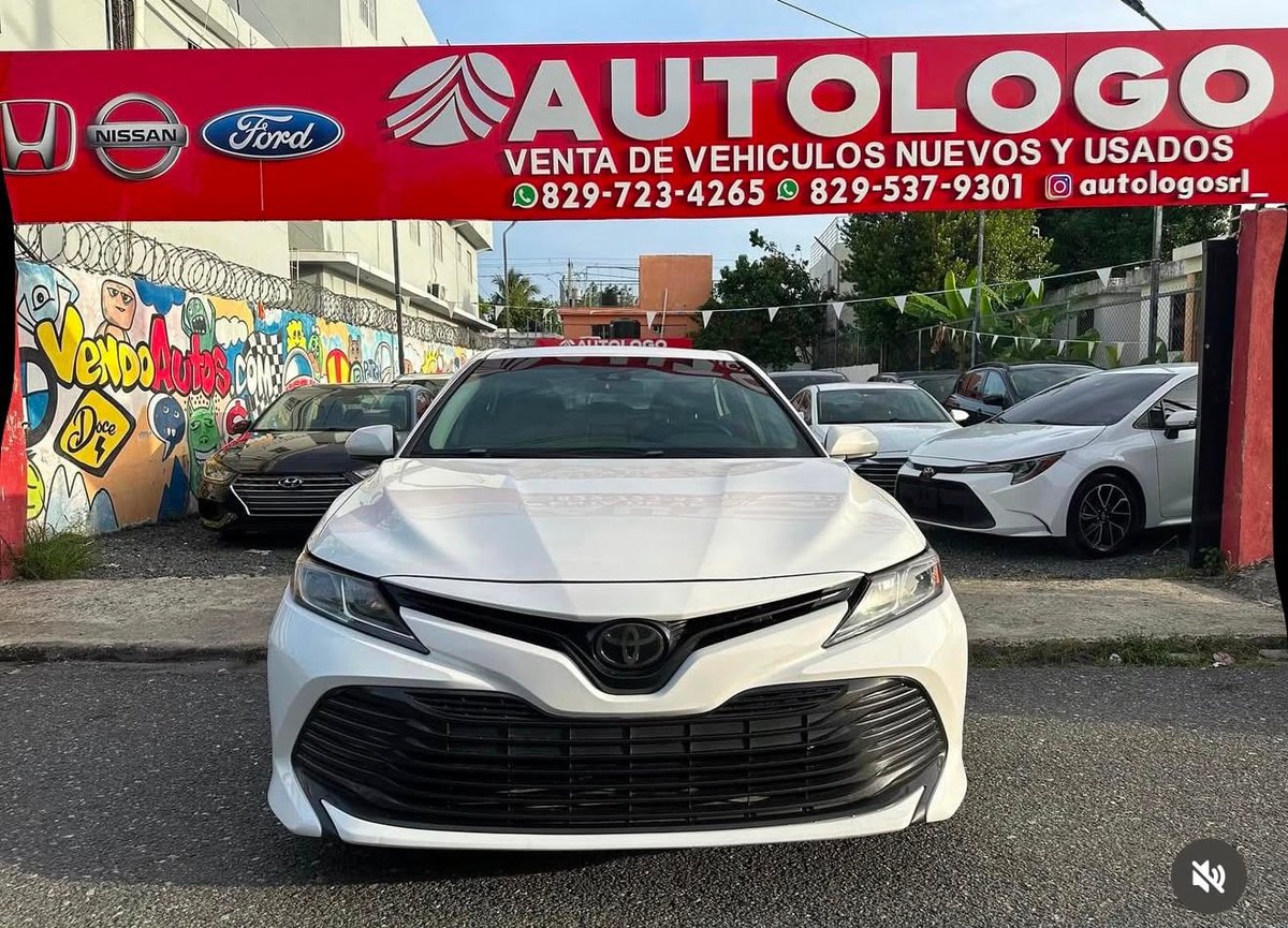 Toyota Camry LE 2019 - foto 2 de 5