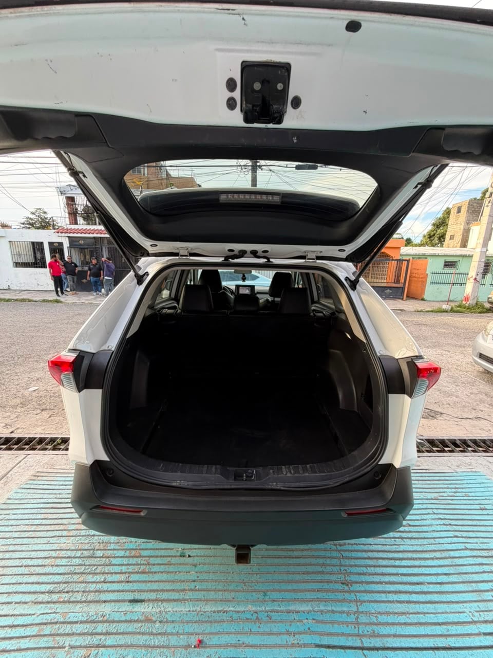 Toyota RAV4 LE 2022 - foto 13 de 13