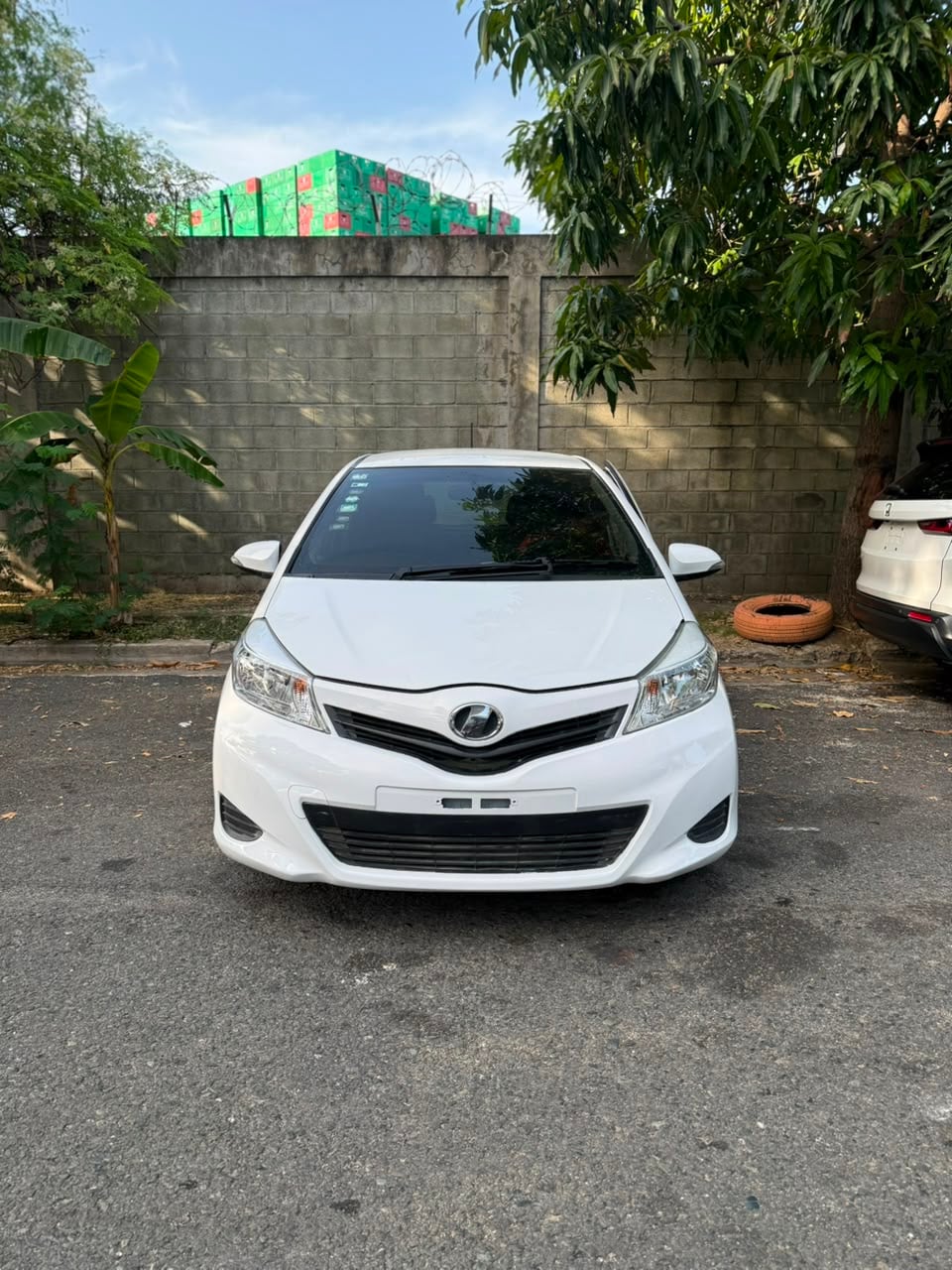 Toyota VITZ 2012 en venta - vista principal
