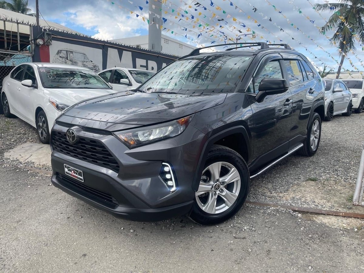 Toyota RAV4 LE 2021 en venta - vista principal