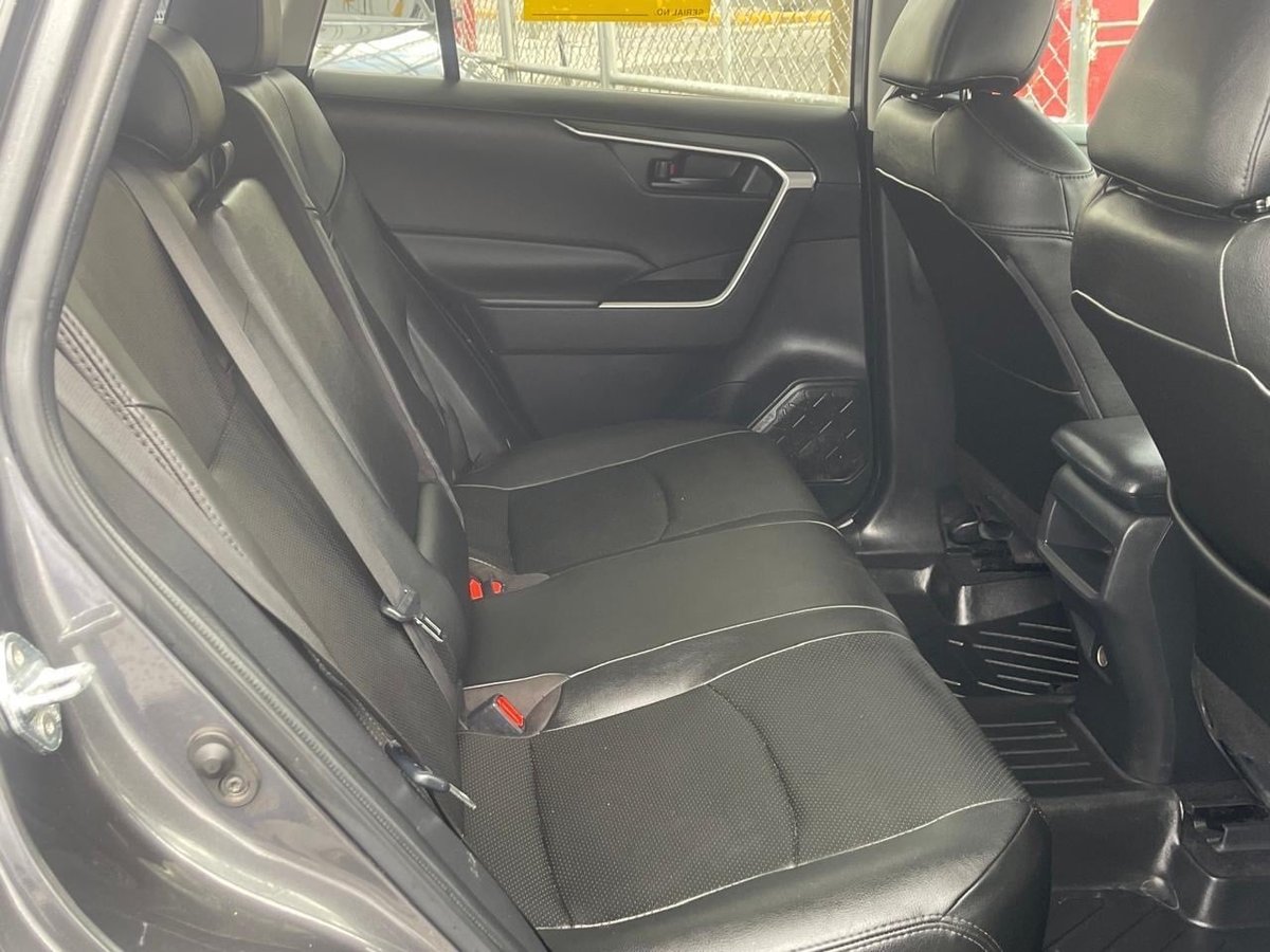 Toyota RAV4 LE 2021 - foto 11 de 11