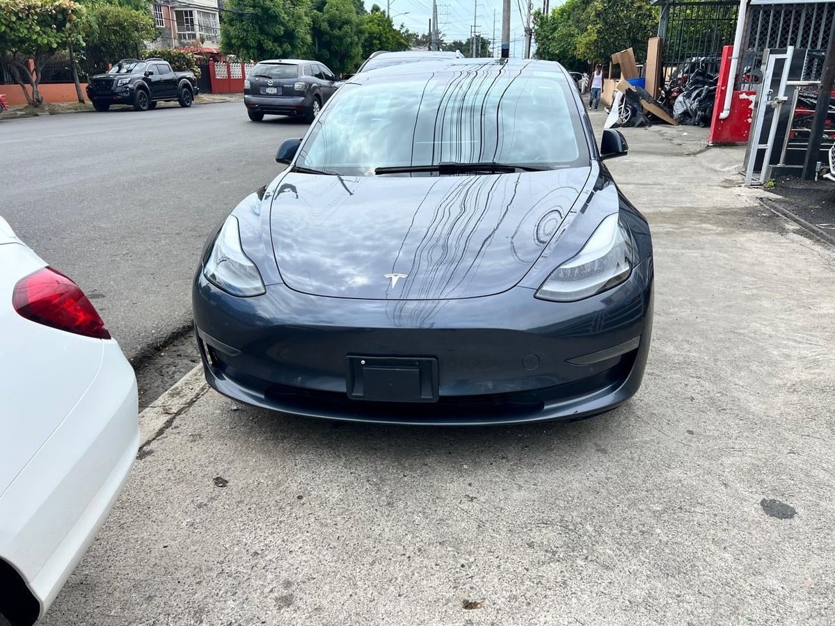 Tesla Model 3 2022 - foto 2 de 8