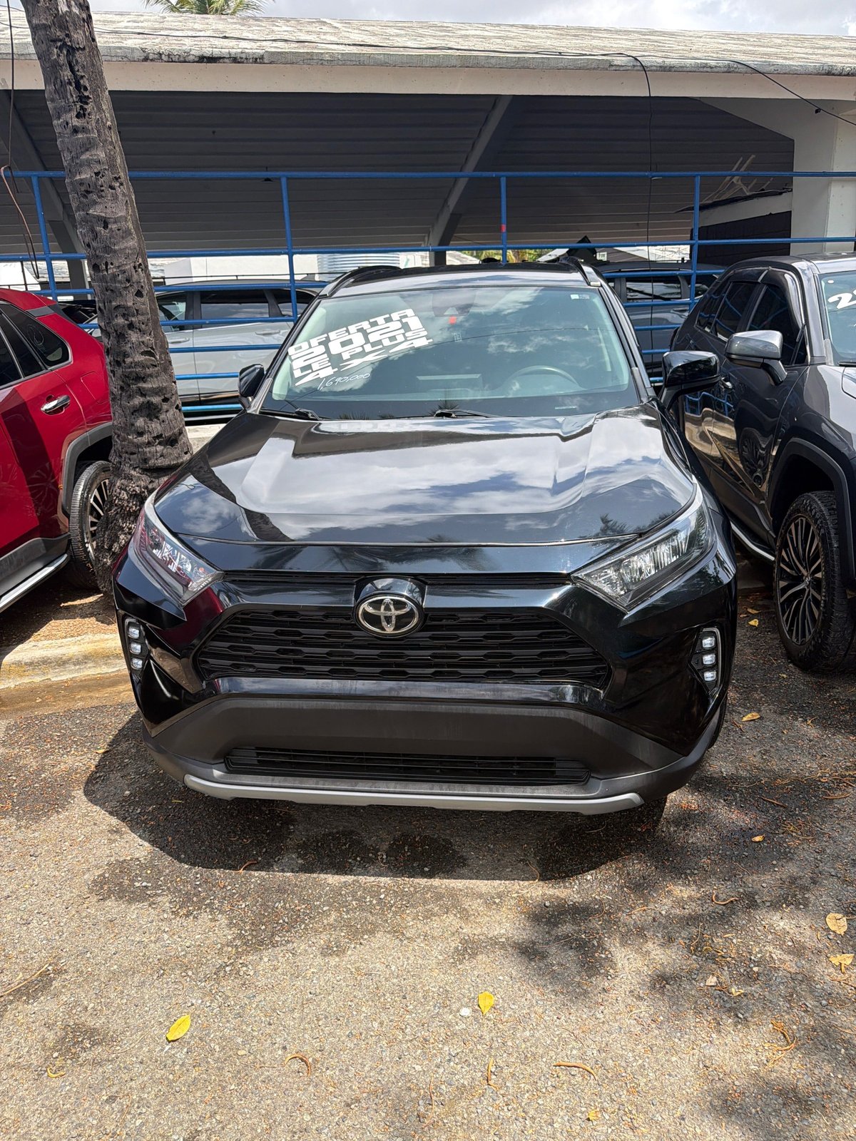 Toyota RAV4 LE 2021 - foto 2 de 3