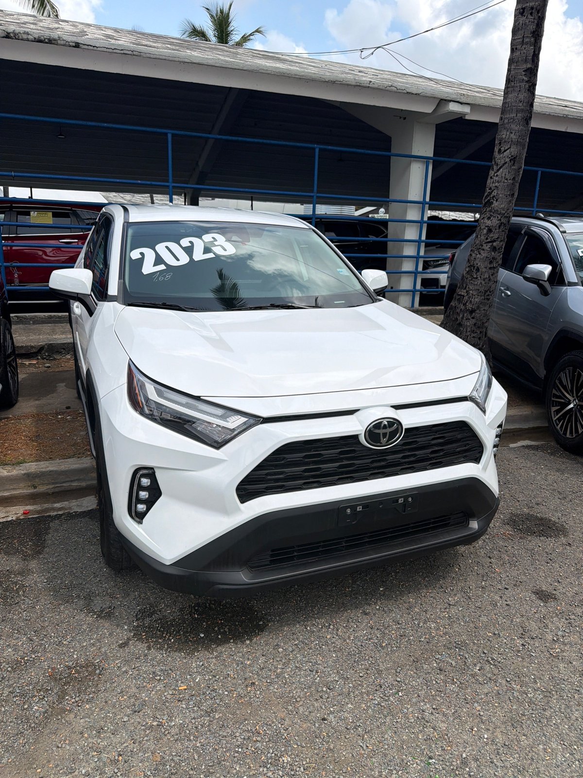 Toyota RAV4 LE 2023 - foto 2 de 3