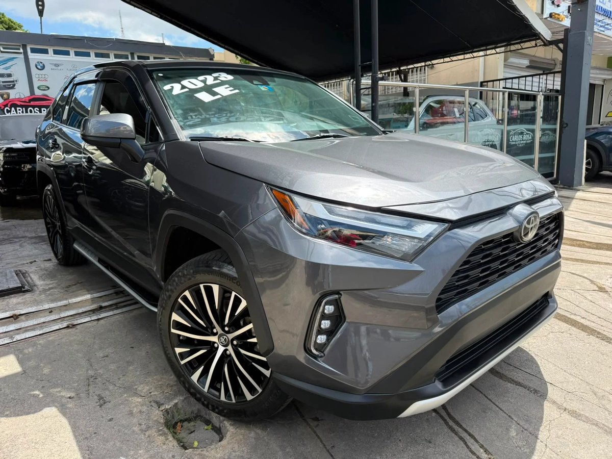 Toyota RAV4 LE 2023 - foto 2 de 9