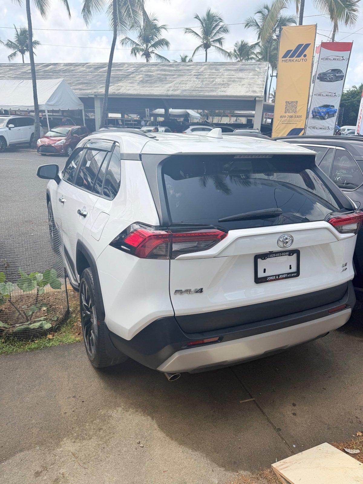 Toyota RAV4 LE 2024 - foto 3 de 3