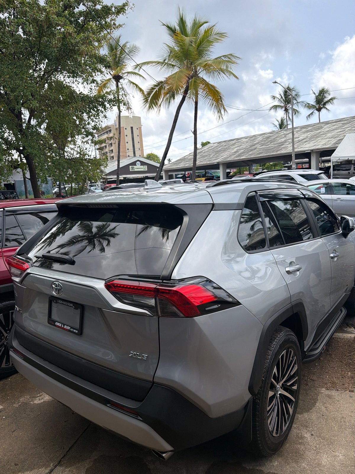 Toyota RAV4 XLE 2022 - foto 3 de 3