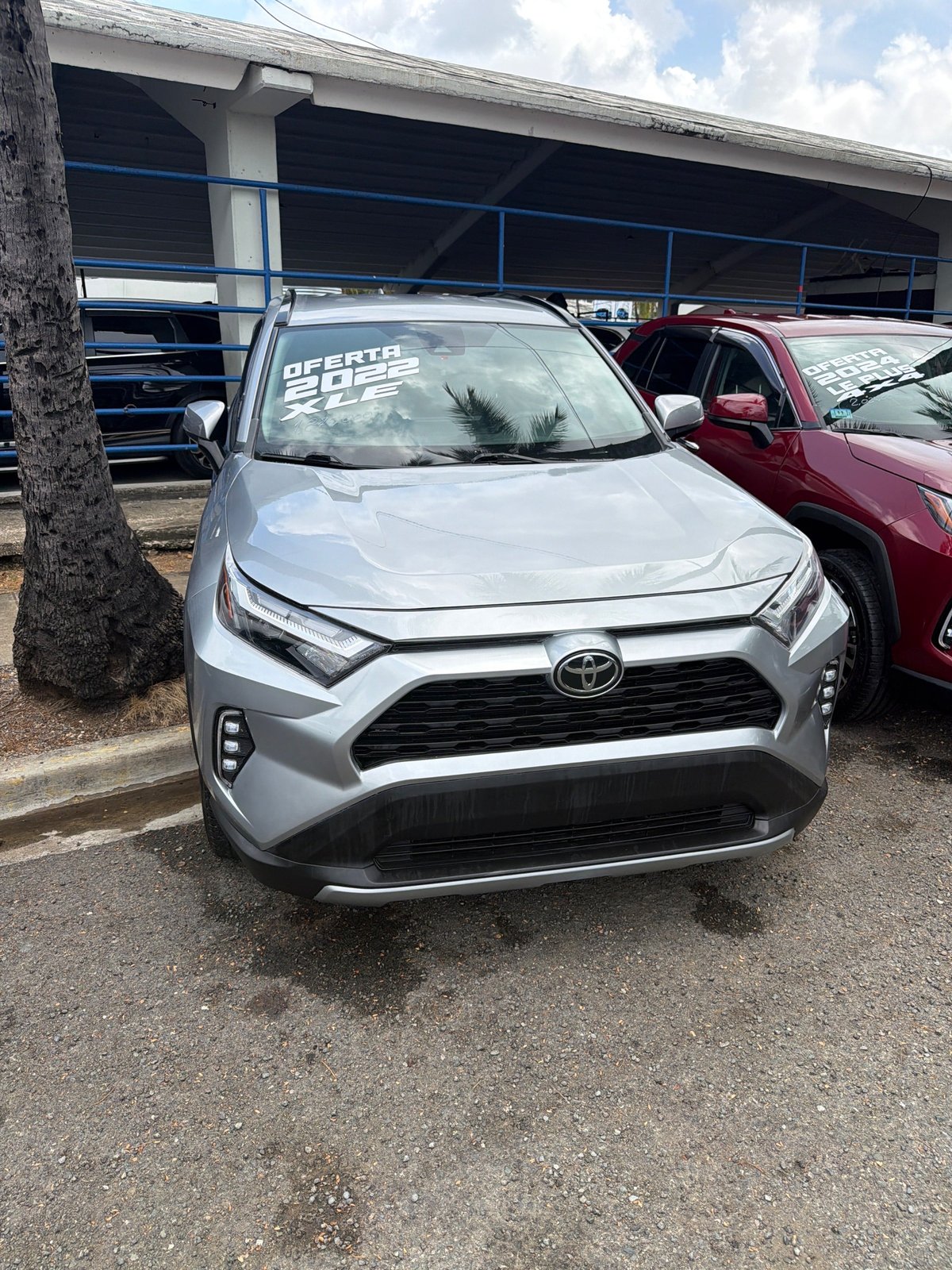 Toyota RAV4 XLE 2022 - foto 2 de 3