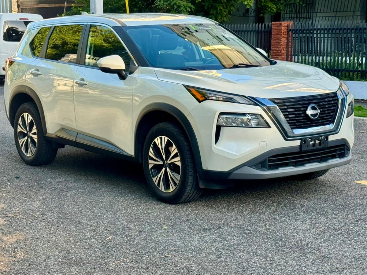 Nissan Rogue SV 2023 - foto 2 de 12