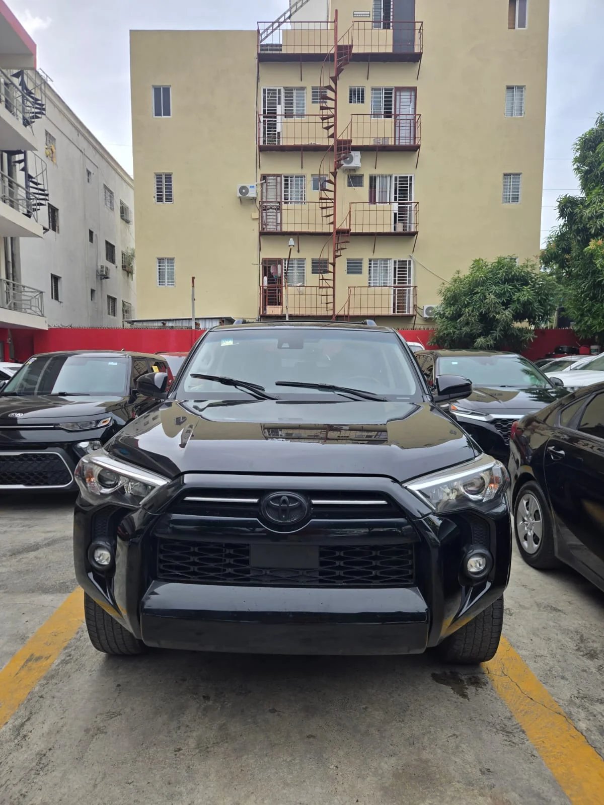 Toyota 4 Runner SR5 2021 - foto 2 de 17