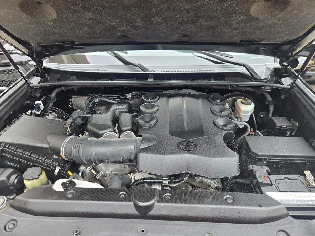 Toyota 4 Runner SR5 2021 - foto 17 de 17