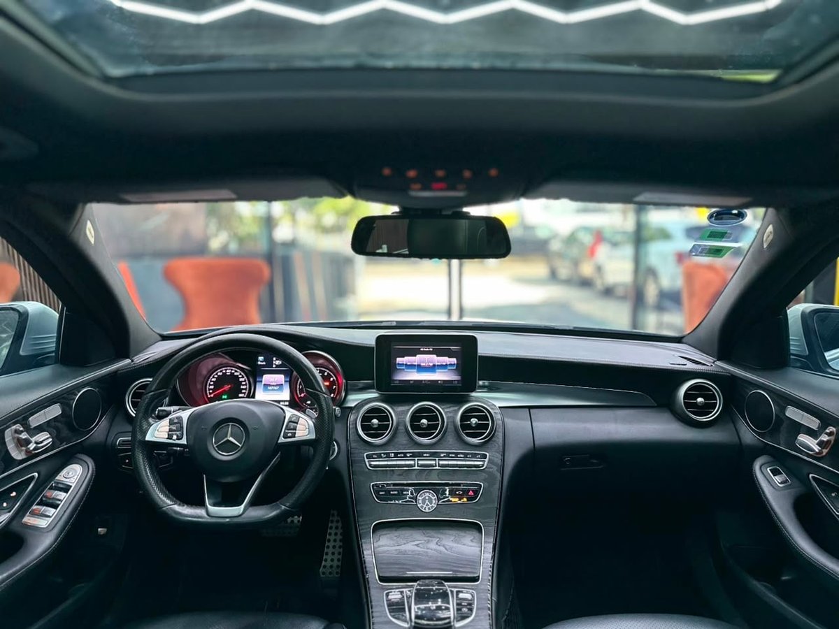 Mercedes Benz C 300 4 Matic 2015 - foto 10 de 10