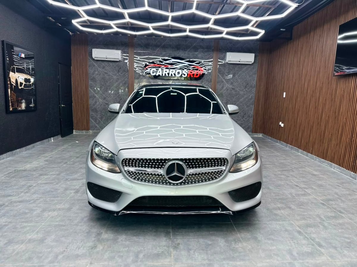 Mercedes Benz C 300 4 Matic 2015 - foto 2 de 10