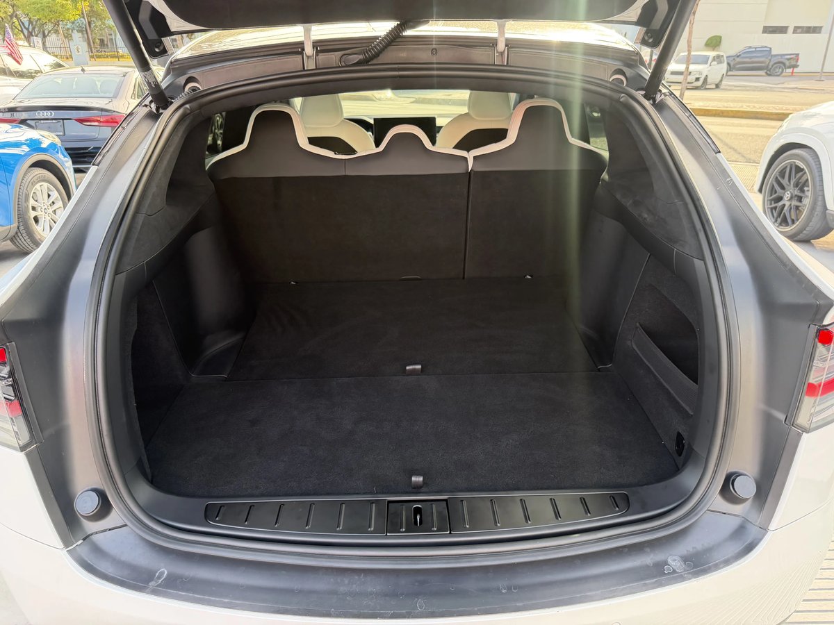 Tesla Model X PLAID 2022 - foto 17 de 17