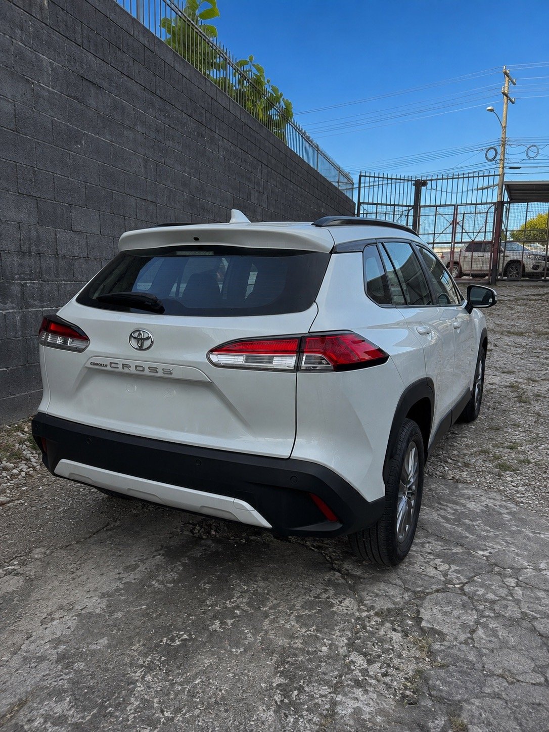 Toyota Corolla Cross 2023 - foto 2 de 2