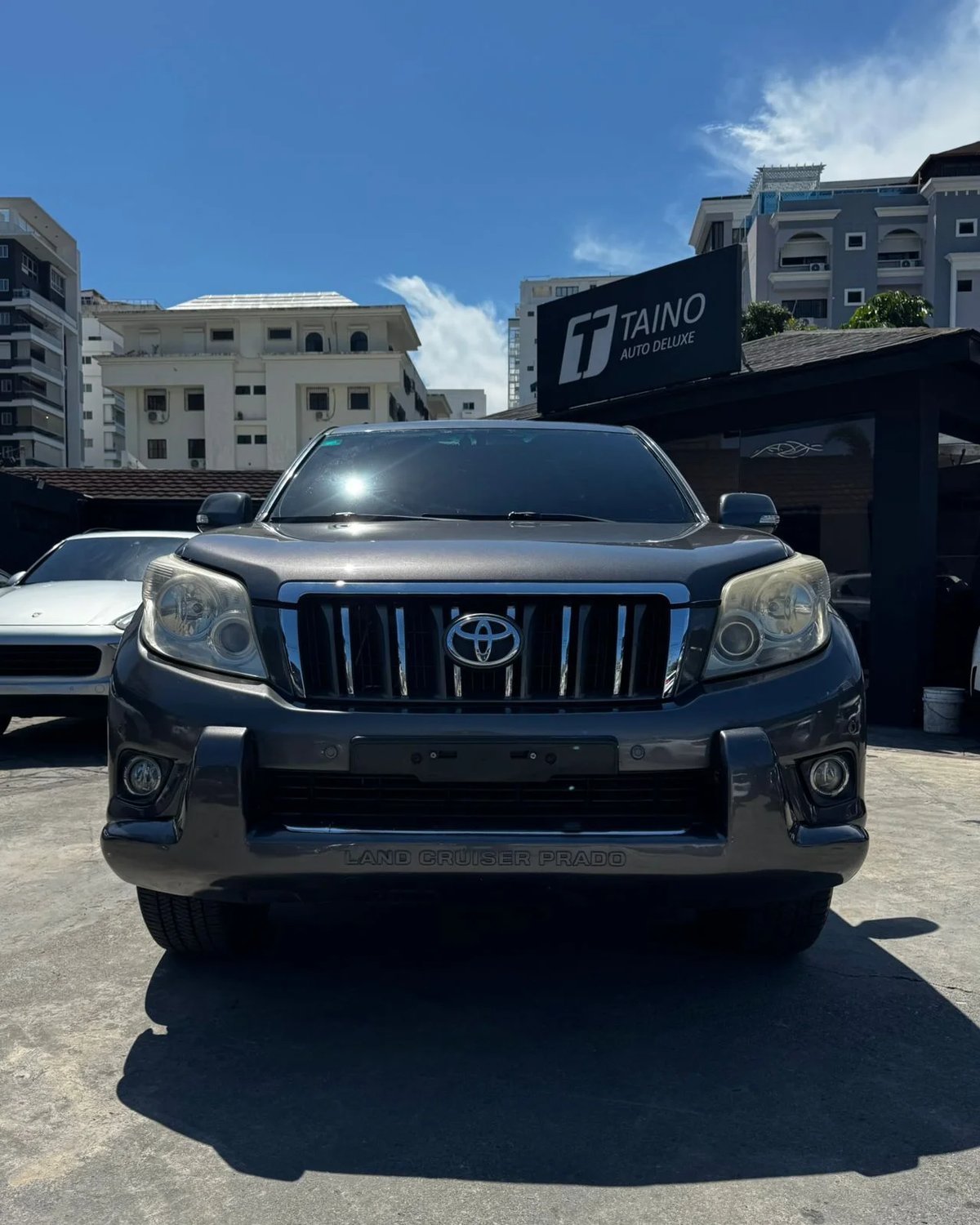 Toyota Land Cruiser Prado VX 2011 - foto 2 de 9