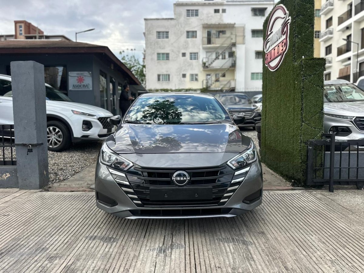 Nissan Versa Advance 2024 - foto 2 de 11