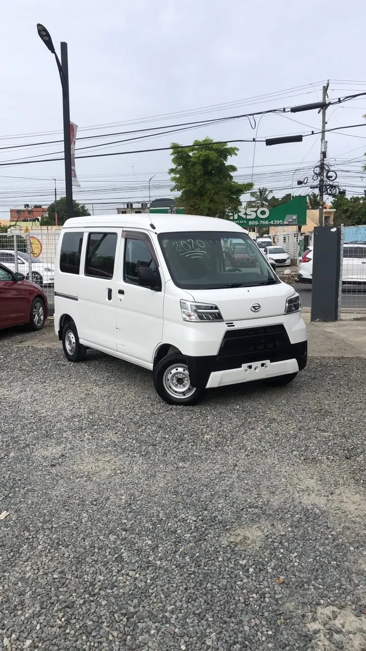 Daihatsu Hijet Minivan 2020 - foto 2 de 11