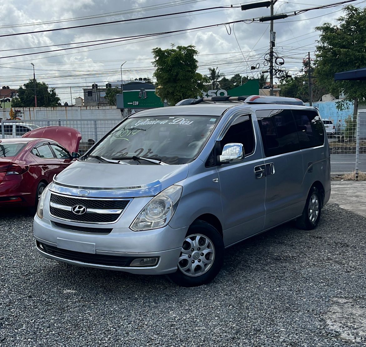Hyundai Grand Starex AMBULANCIA 2014 - foto 2 de 10