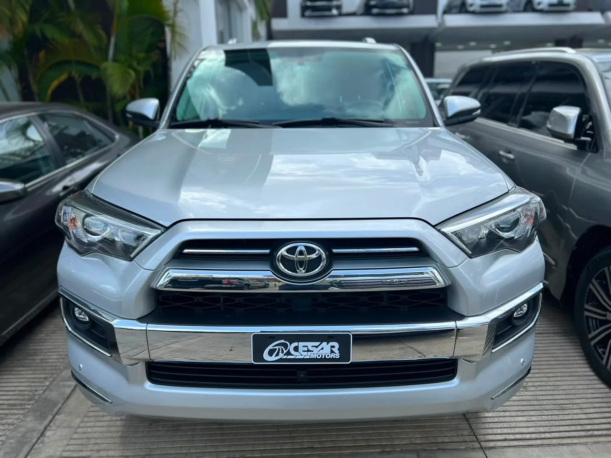 Toyota 4 Runner Limited 2023 - foto 2 de 9