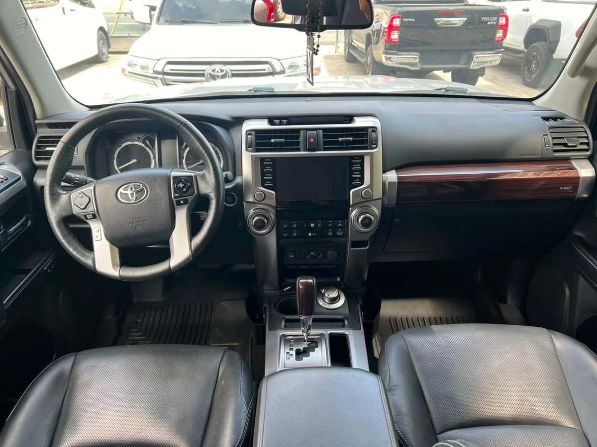 Toyota 4 Runner Limited 2023 - foto 9 de 9