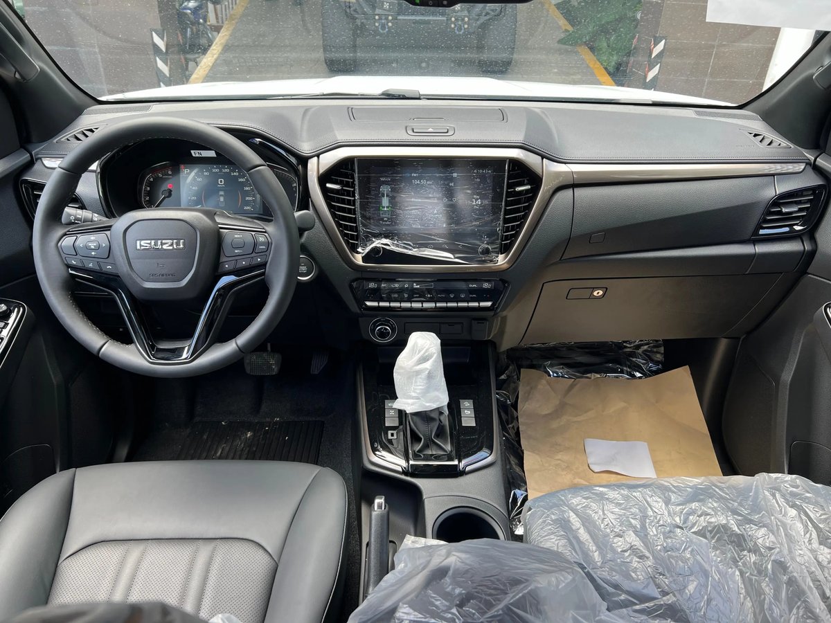 Isuzu DMAX LSE 2027 - foto 10 de 10