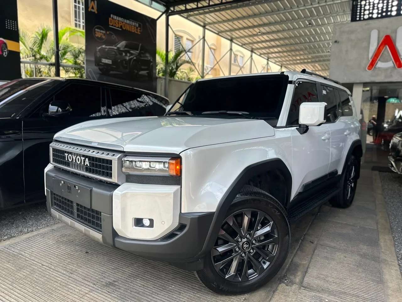 2025 Toyota Land Cruiser Prado TX usado en venta por UNIAUTO