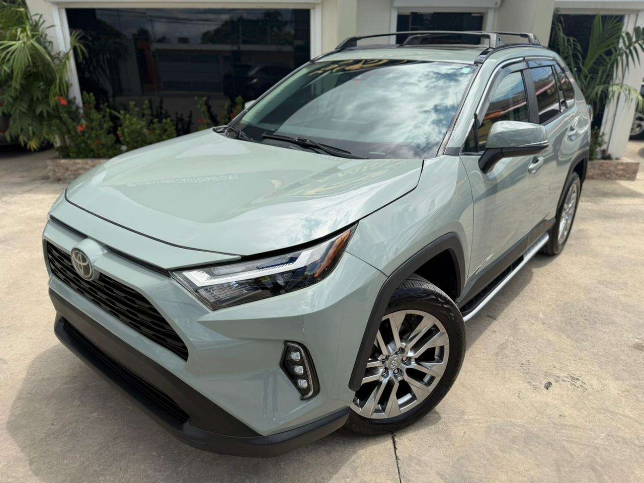 2023 Toyota RAV4 XLE Premium usado en venta por Jramirez Auto Import
