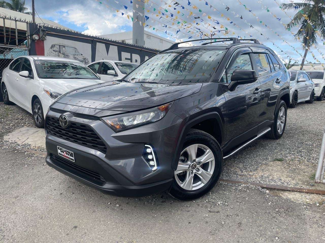 2021 Toyota RAV4 LE usado en venta por MERAN SOLUCIONES AUTO IMPORT