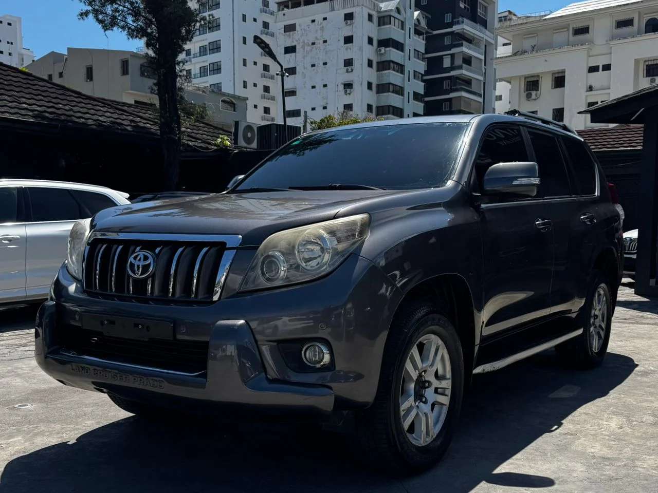 2011 Toyota Land Cruiser Prado VX usado en venta por Taino Auto Deluxe