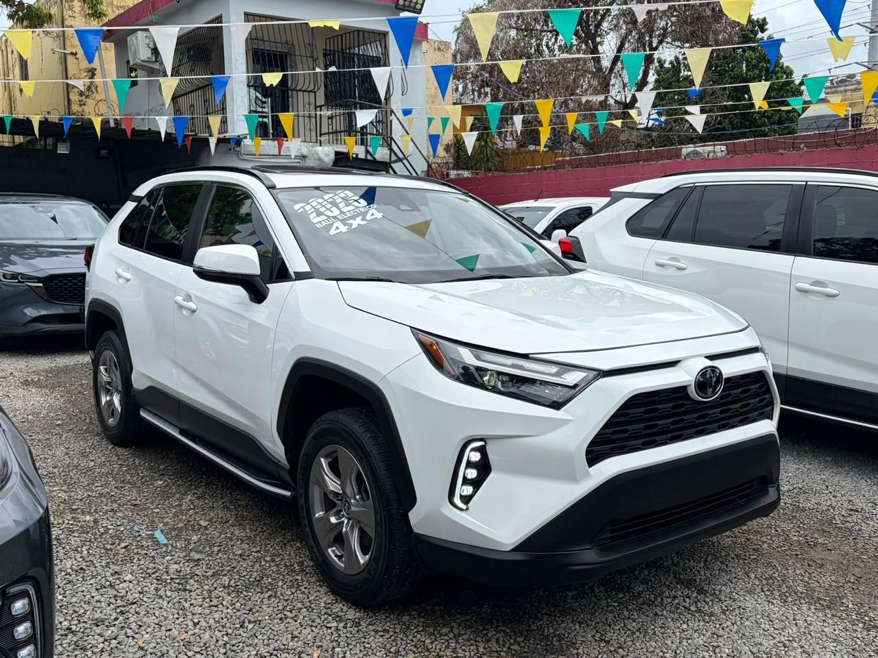 Toyota RAV4 XLE 2023 en venta - vista principal