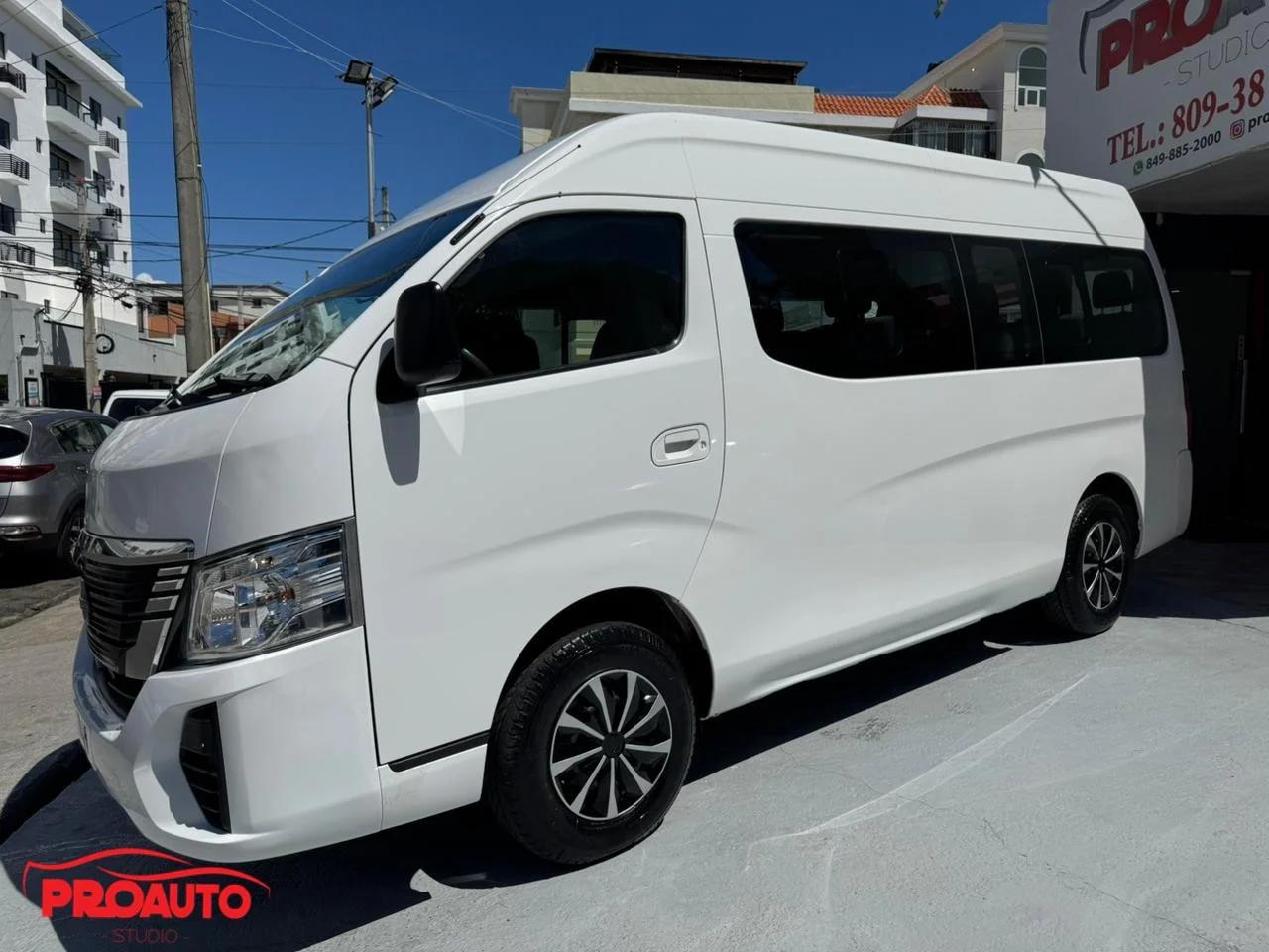 Nissan Urvan 2023 en venta - vista principal