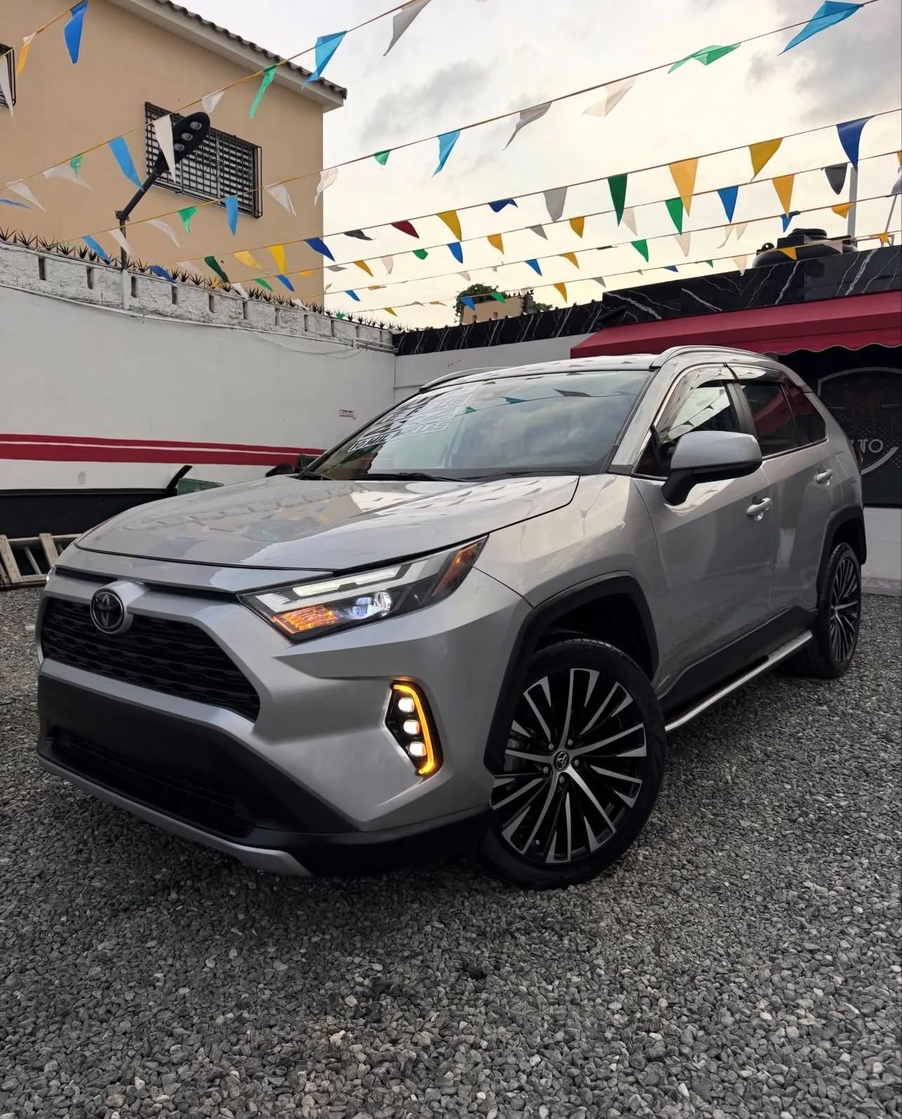 Toyota RAV4 LE PLUS 2023 en venta - vista principal