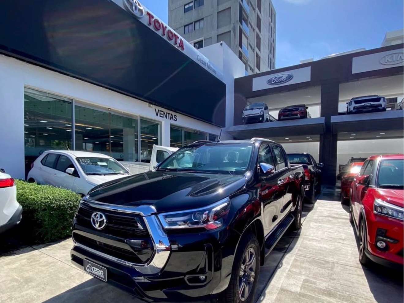 2025 Toyota Hilux Limited usado en venta por Autoscm