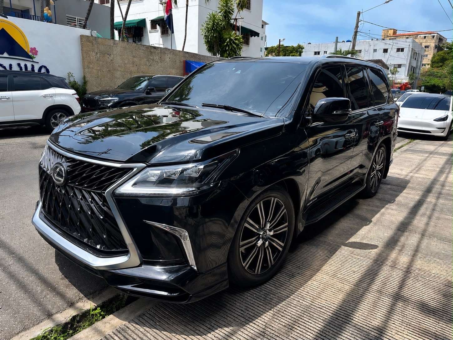 2018 Lexus LX 570 Sport usado en venta por UNIAUTO