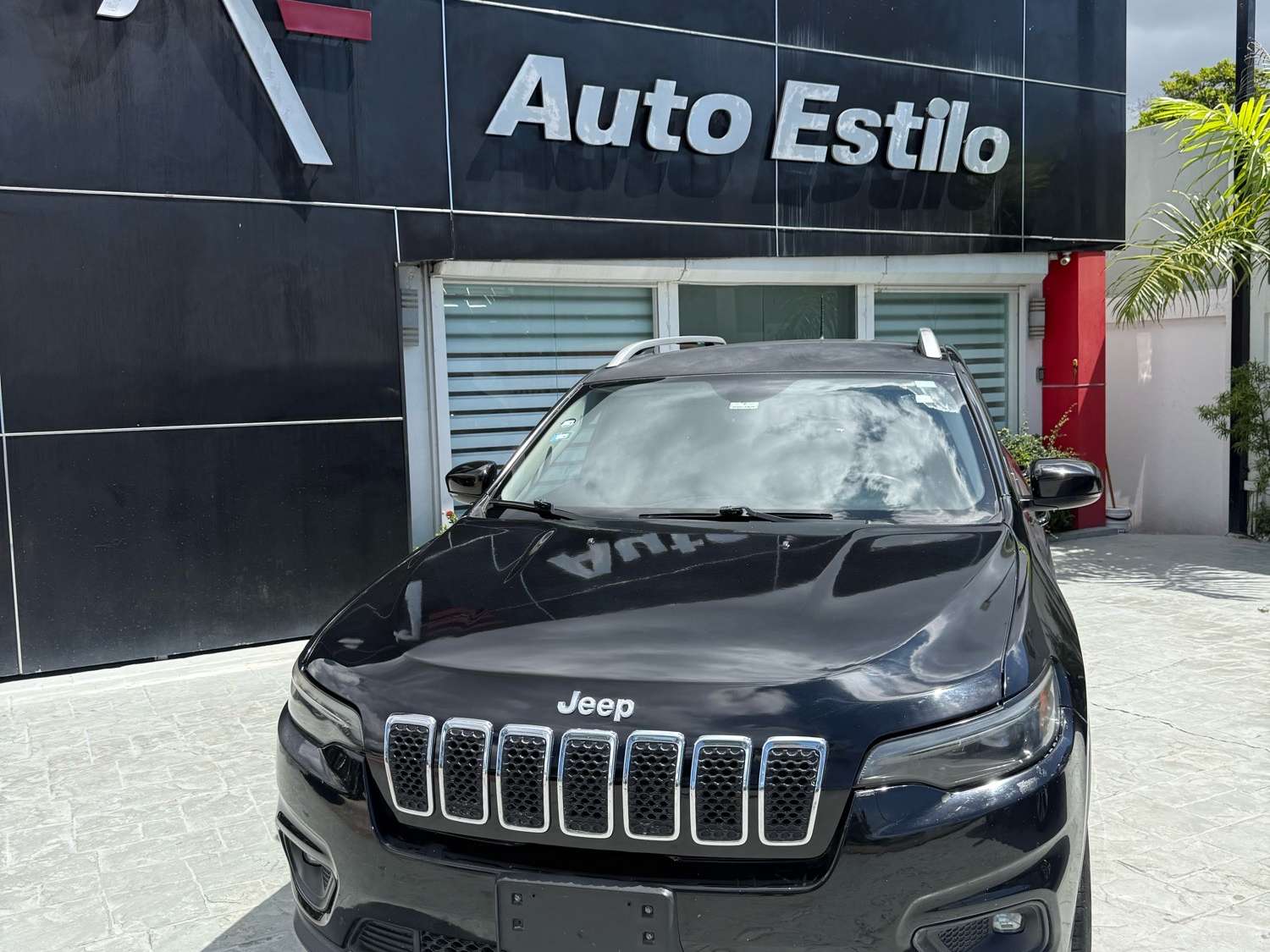2019 Jeep Cherokee Latitude Plus usado en venta por AUTO ESTILO