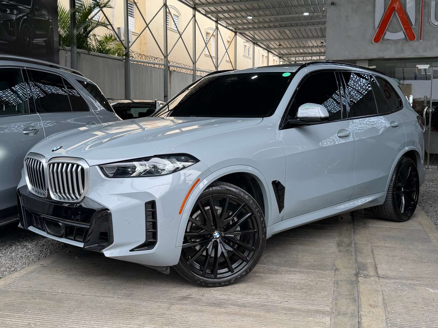 2024 BMW X5 XDRIVE 40i M PACKAGE usado en venta por UNIAUTO