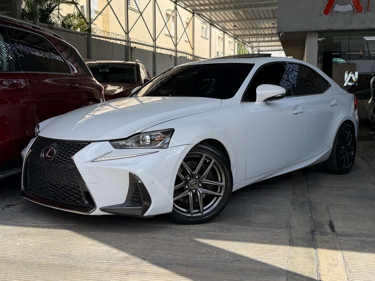 2020 Lexus IS 300 usado en venta por UNIAUTO