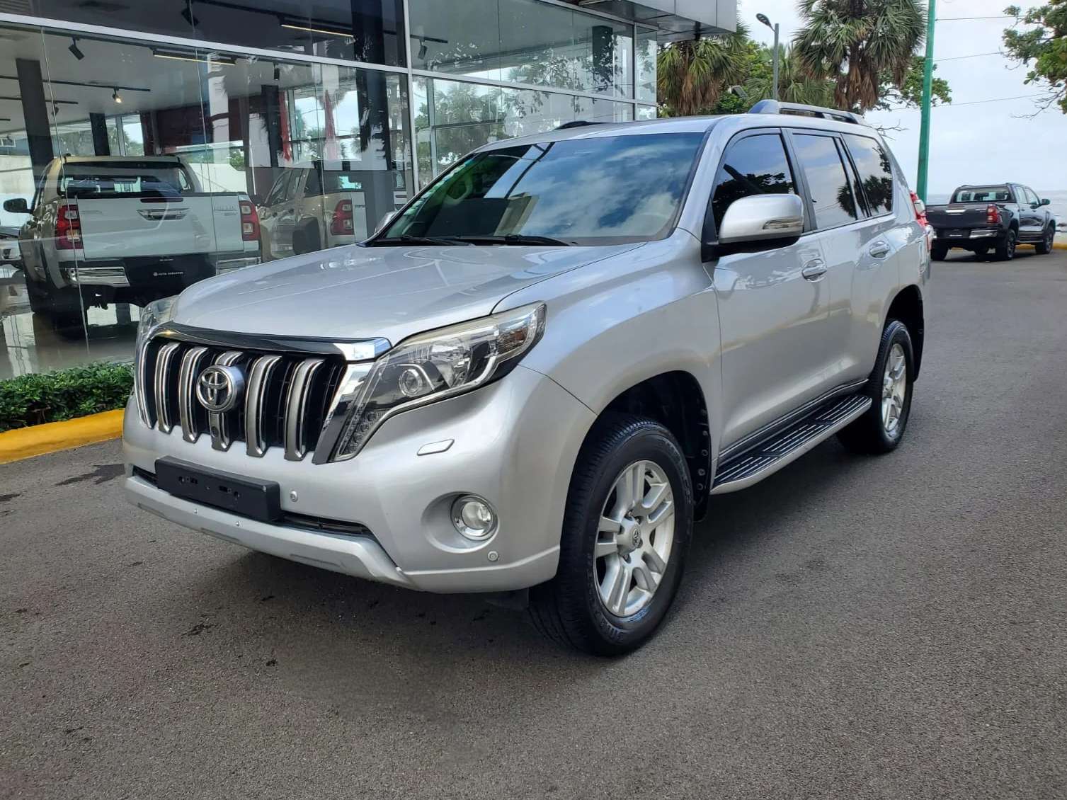 2010 Toyota Land Cruiser Prado VX usado en venta por Autoasesores